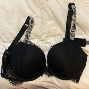 Victoria’s Secret bombshell bra